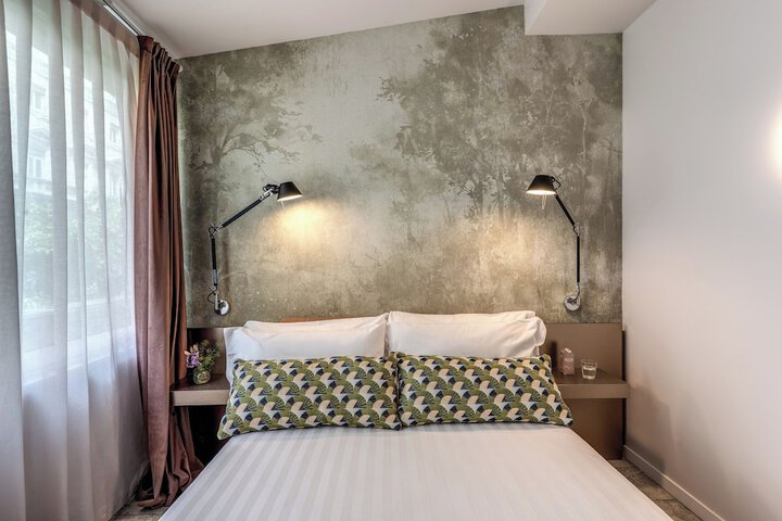 Room 17 of 51