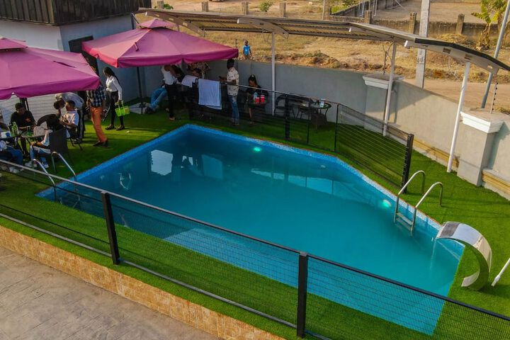 Pool 17 of 27
