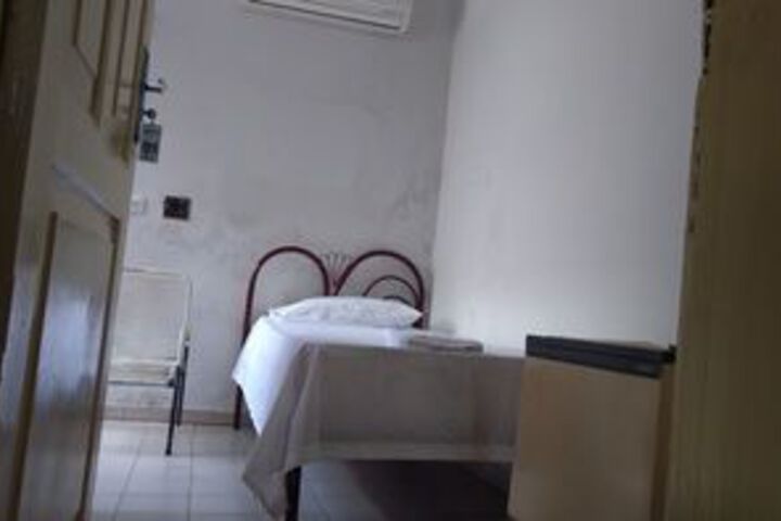 Room 135 of 189