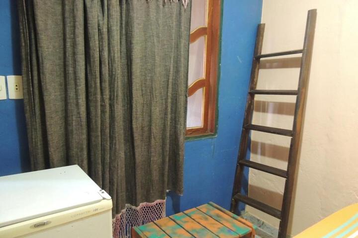 Room 10 of 31