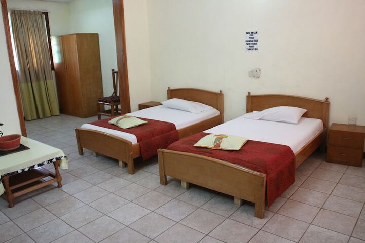 Room 12 of 18