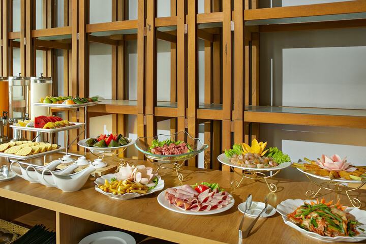 Dining 56 of 62