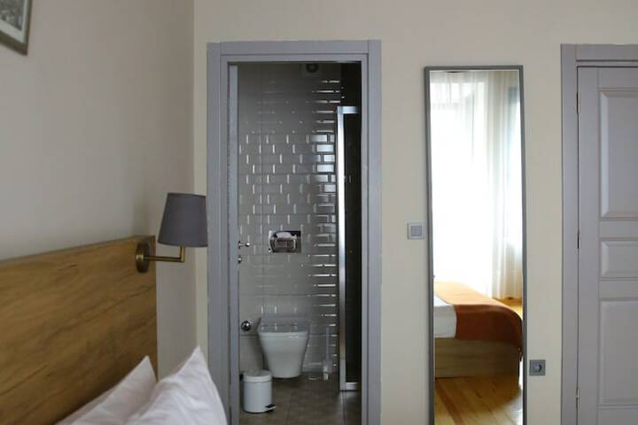 Room 34 of 72