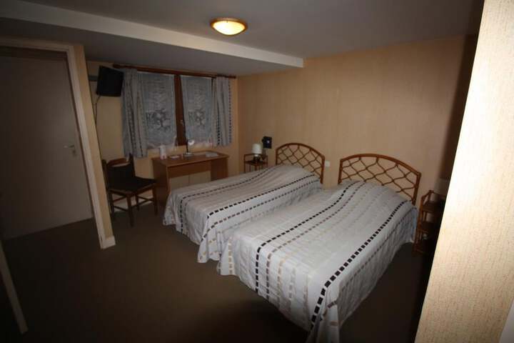 Room 3 of 38