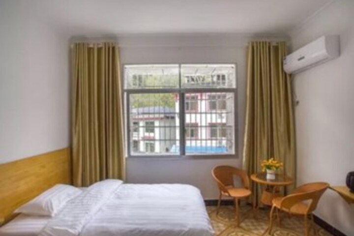 Room 10 of 21