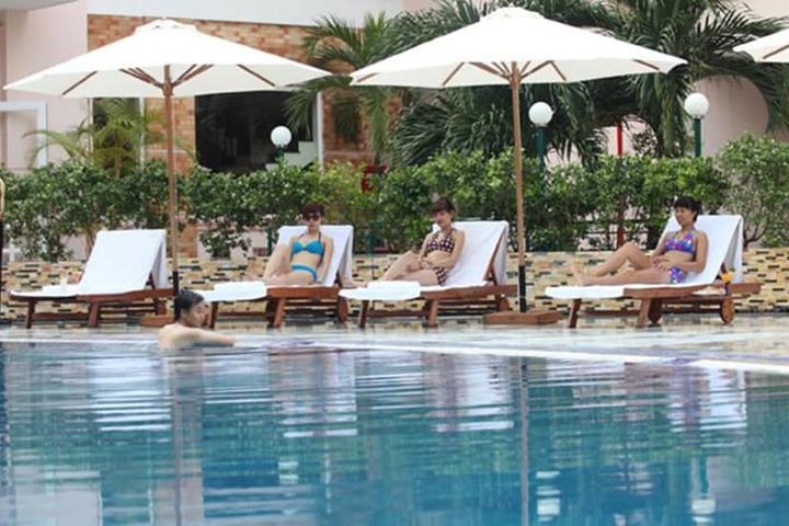 Pool Hotel