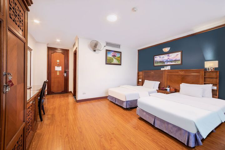 Room 16 of 33