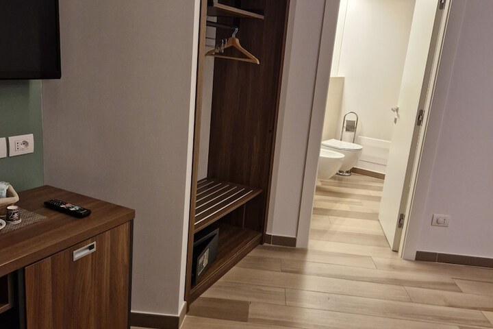 Room 19 of 58