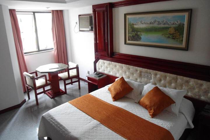 Room 10 of 27