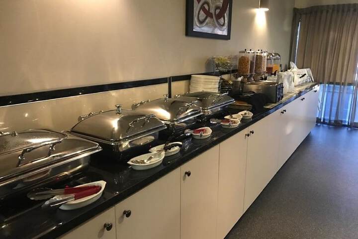 Dining 68 of 74