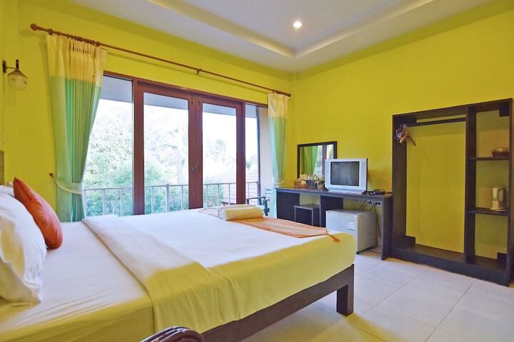 Room 8 of 75