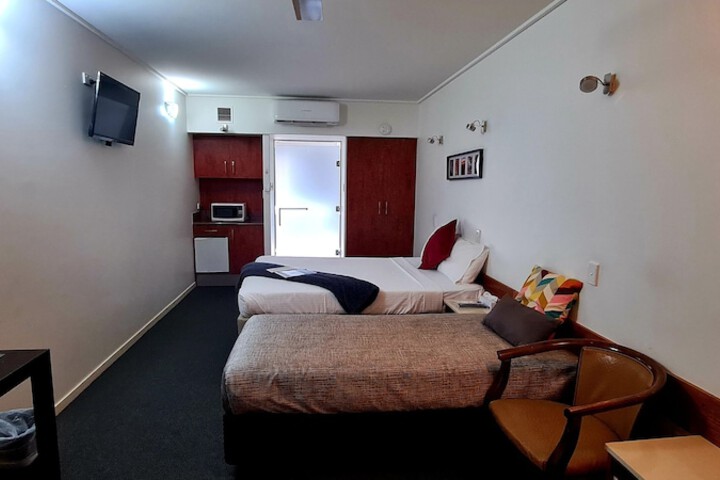 Room 8 of 31