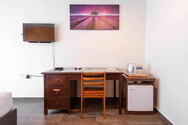 Room 25 of 48