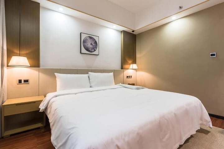 Room 14 of 35