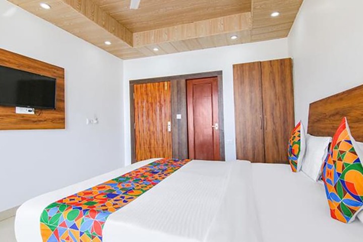 Room 16 of 30