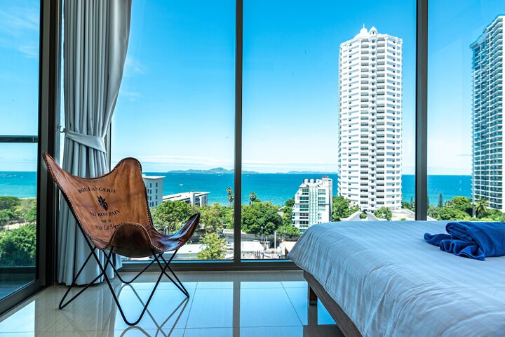THE RIVIERA WONGAMAT BY PATTAYA HOLIDAY