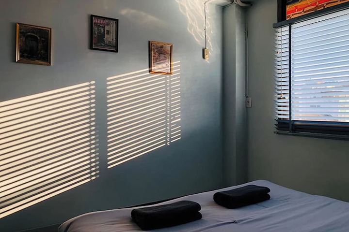 Room 5 of 50