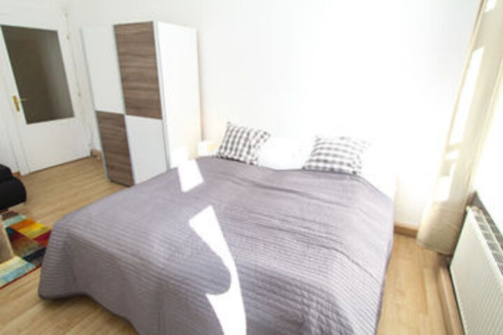 Room 12 of 33