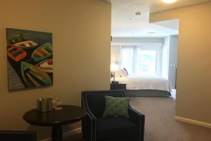Room 8 of 37