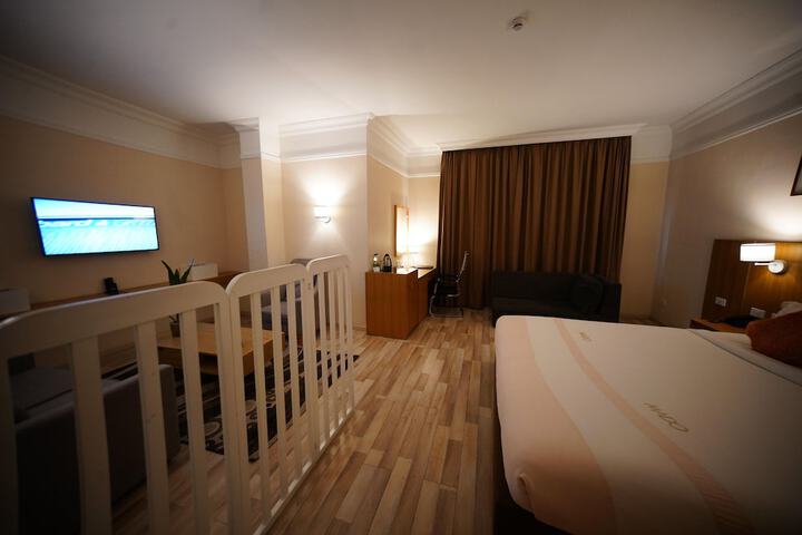 Room 56 of 163