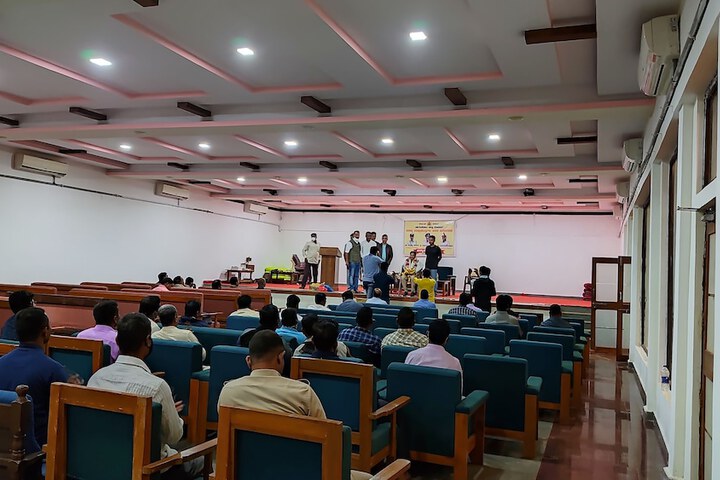 Ballroom/Hall 39 of 67