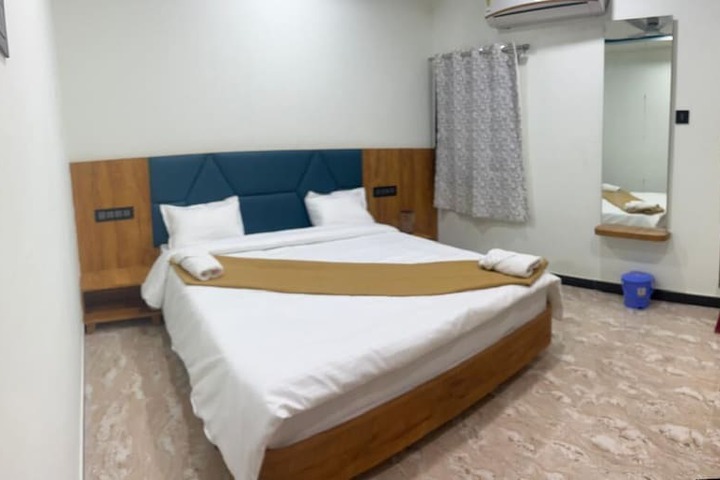 Room 6 of 7