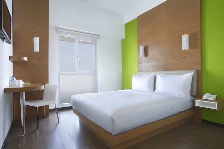Room 6 of 32