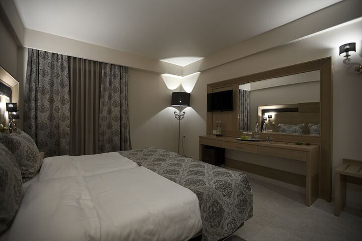 Room 8 of 45