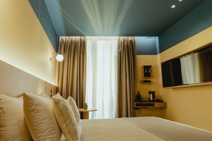 Room 42 of 77