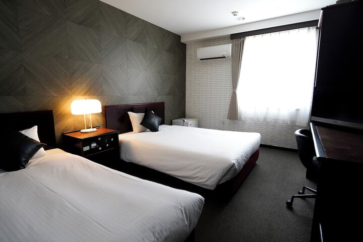 Room 50 of 170