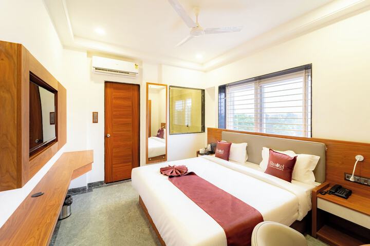 Room 7 of 24