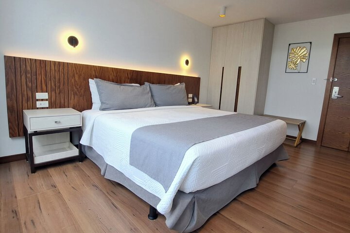 Room 14 of 27
