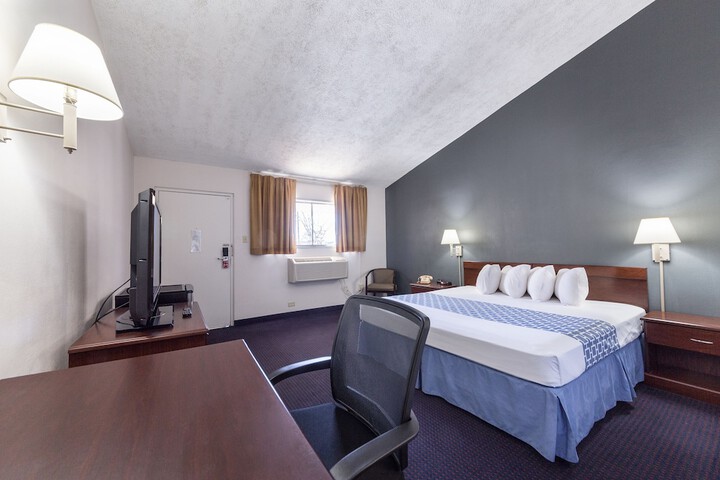Standard | King Bed (2 of 5)