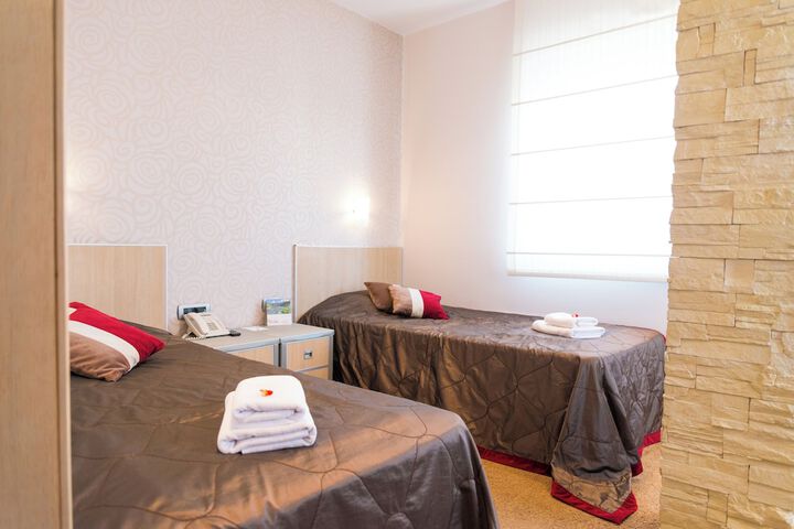 Room 15 of 46