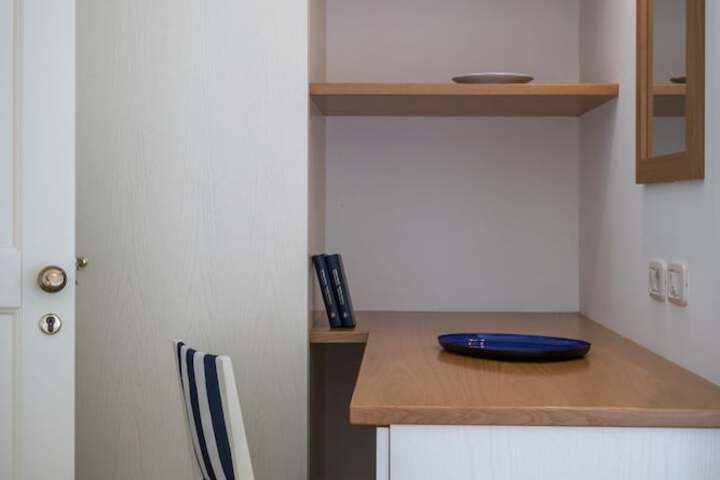 Room 42 of 97