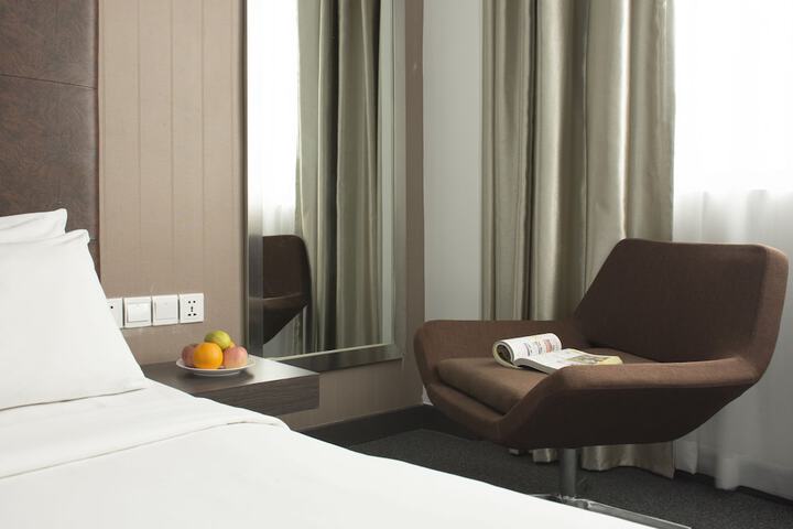 Room 30 of 114