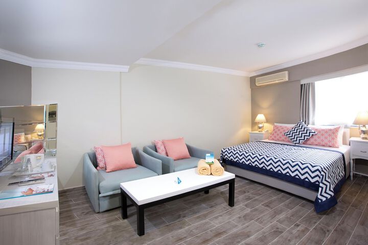 Room 13 of 40