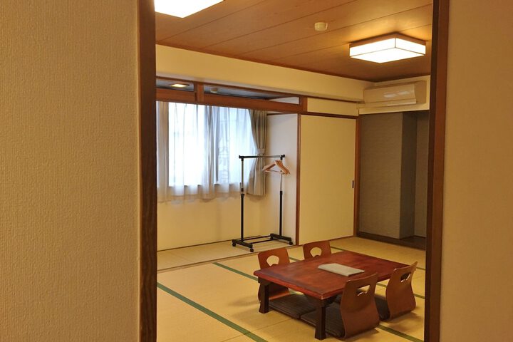 Room 18 of 74
