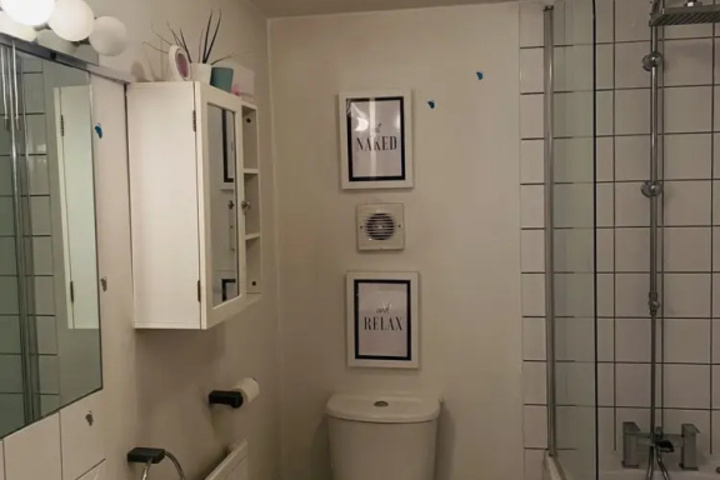 Room 8 of 19
