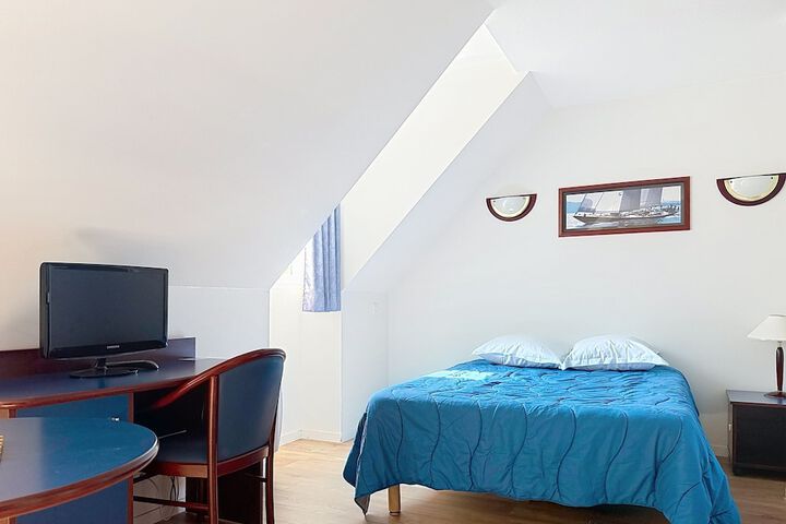 Room 10 of 48