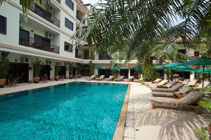 Pool 44 of 60