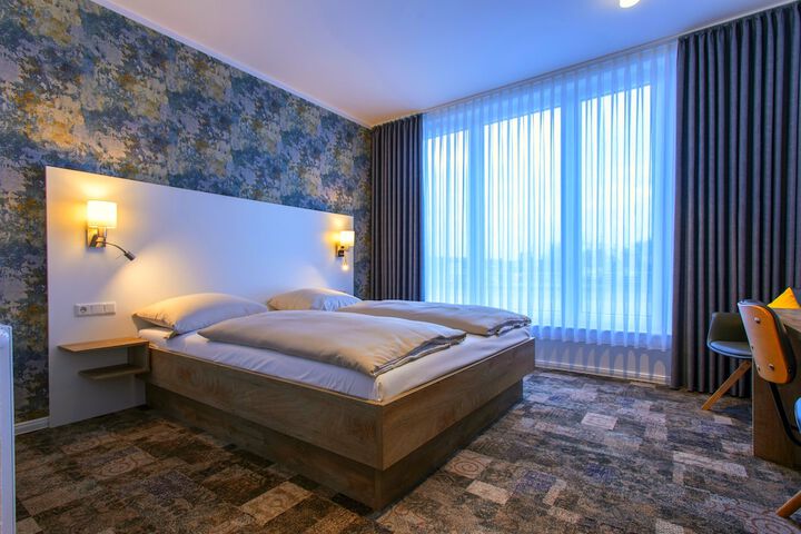 Room 7 of 40