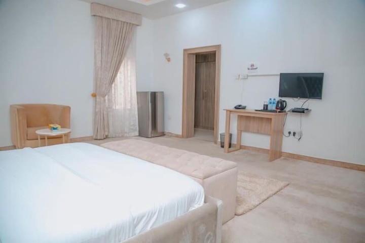 Room 3 of 35