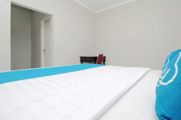 Room 3 of 12