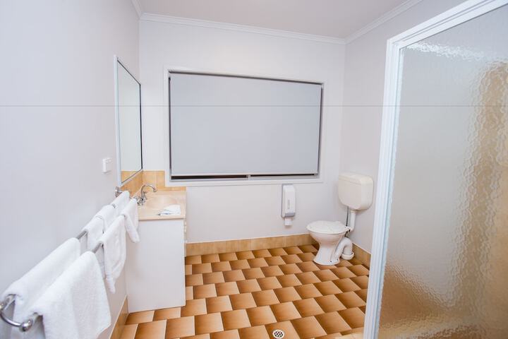 Room 35 of 63