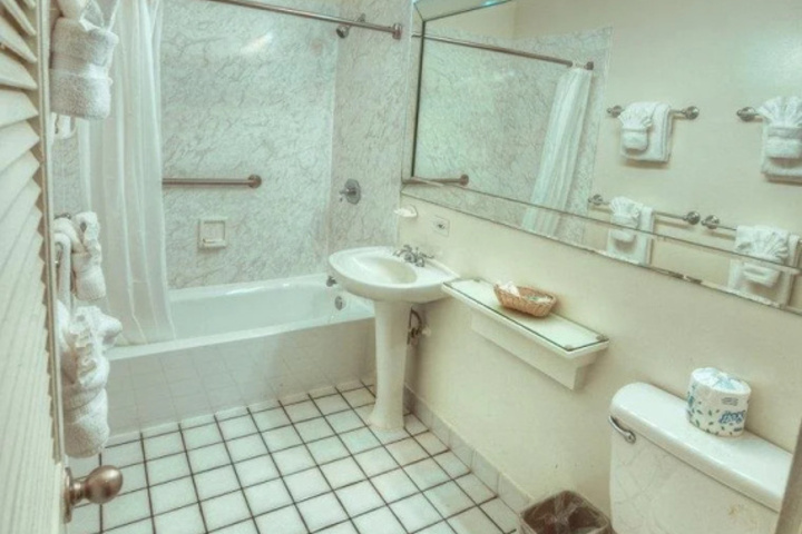 Clean Restrooms