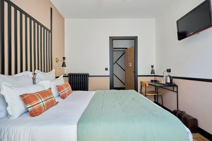 Room 21 of 36