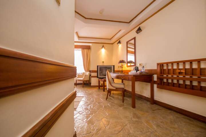 Room 18 of 174