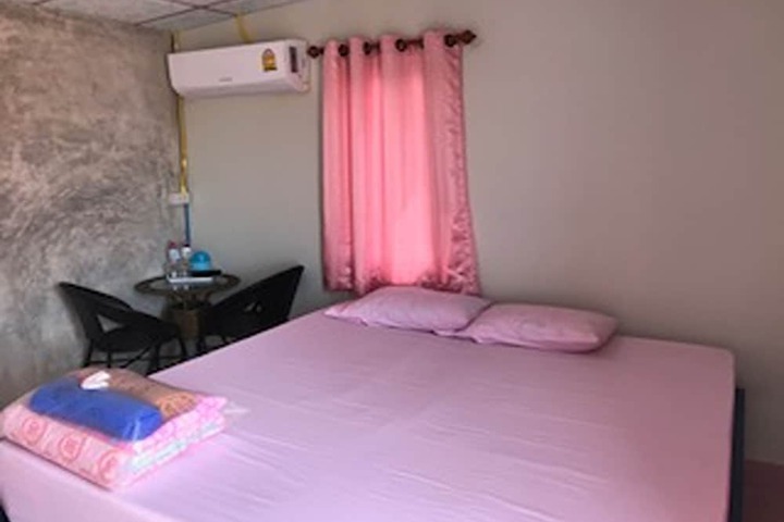 Room 5 of 17