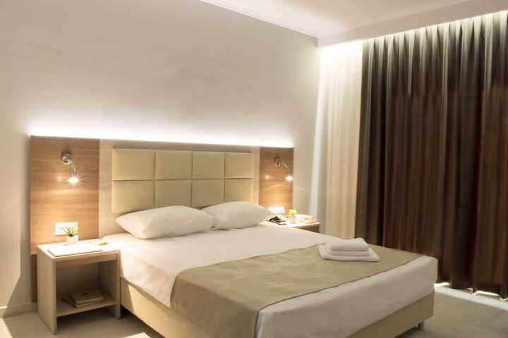Room 6 of 22